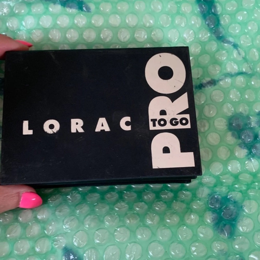 Travel palette